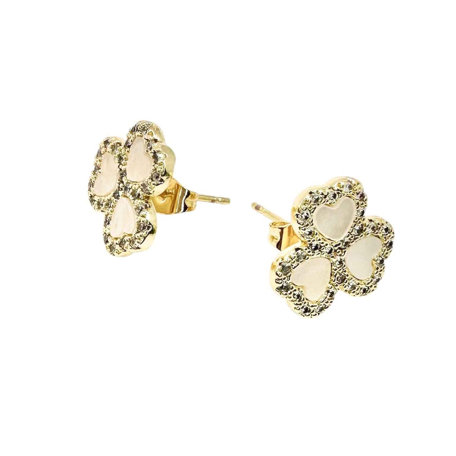 Wasserdichte Zirkonia Pavé Kleeblatt-Herzen Ohrstecker, goldfarben