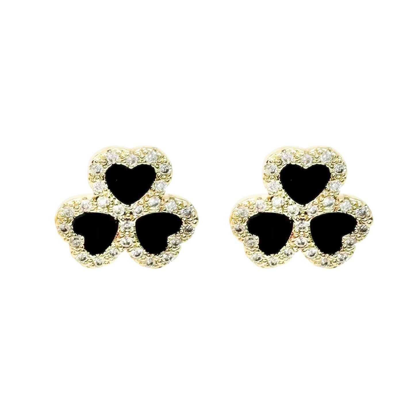 Wasserdichte Zirkonia Pavé Kleeblatt-Herzen Ohrstecker, schwarz-goldfarben