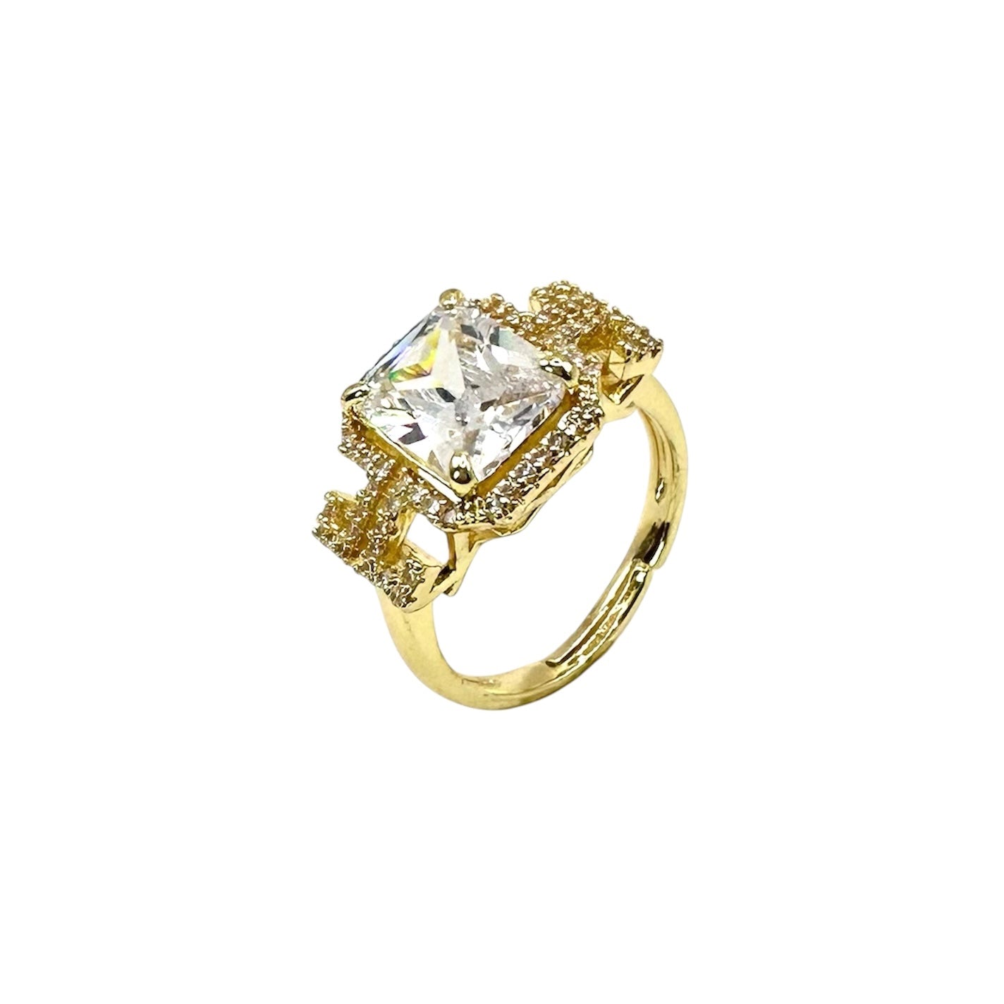 Wasserdichter Cocktail-Ring mit Princess-Cut Zirkonia und Pavé Halo Gold