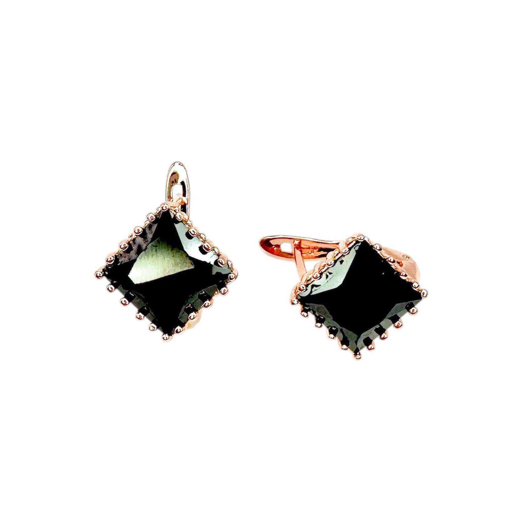 Wasserdichte Ohrringe mit schwarzem Quadrat-Zirkonia 9mm in Kronenfassung, roségoldfarben