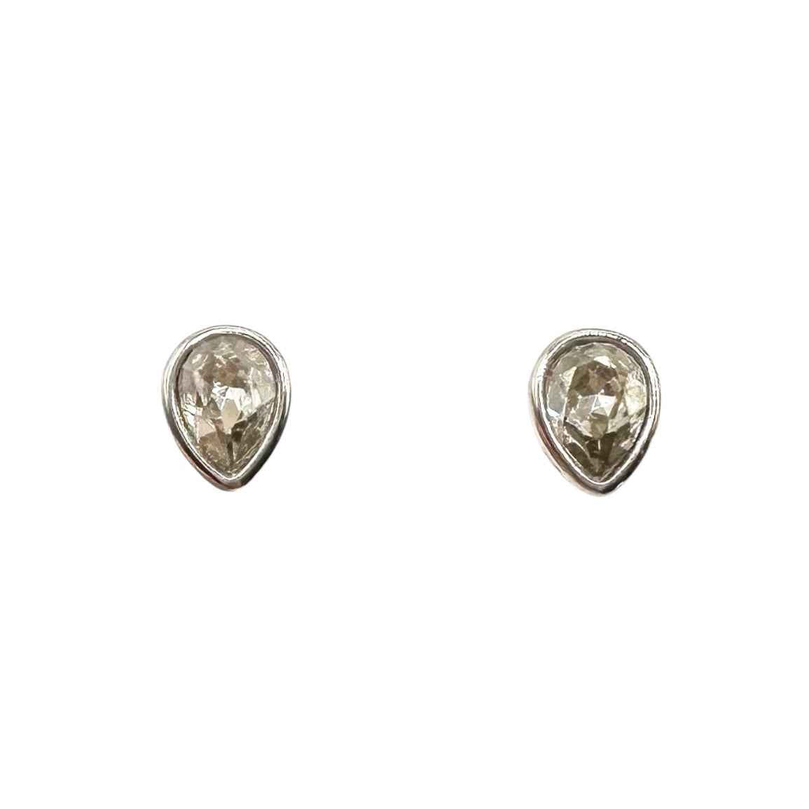 Wasserdichte Kristall Zirkonia Pear Bezel Ohrstecker Silber