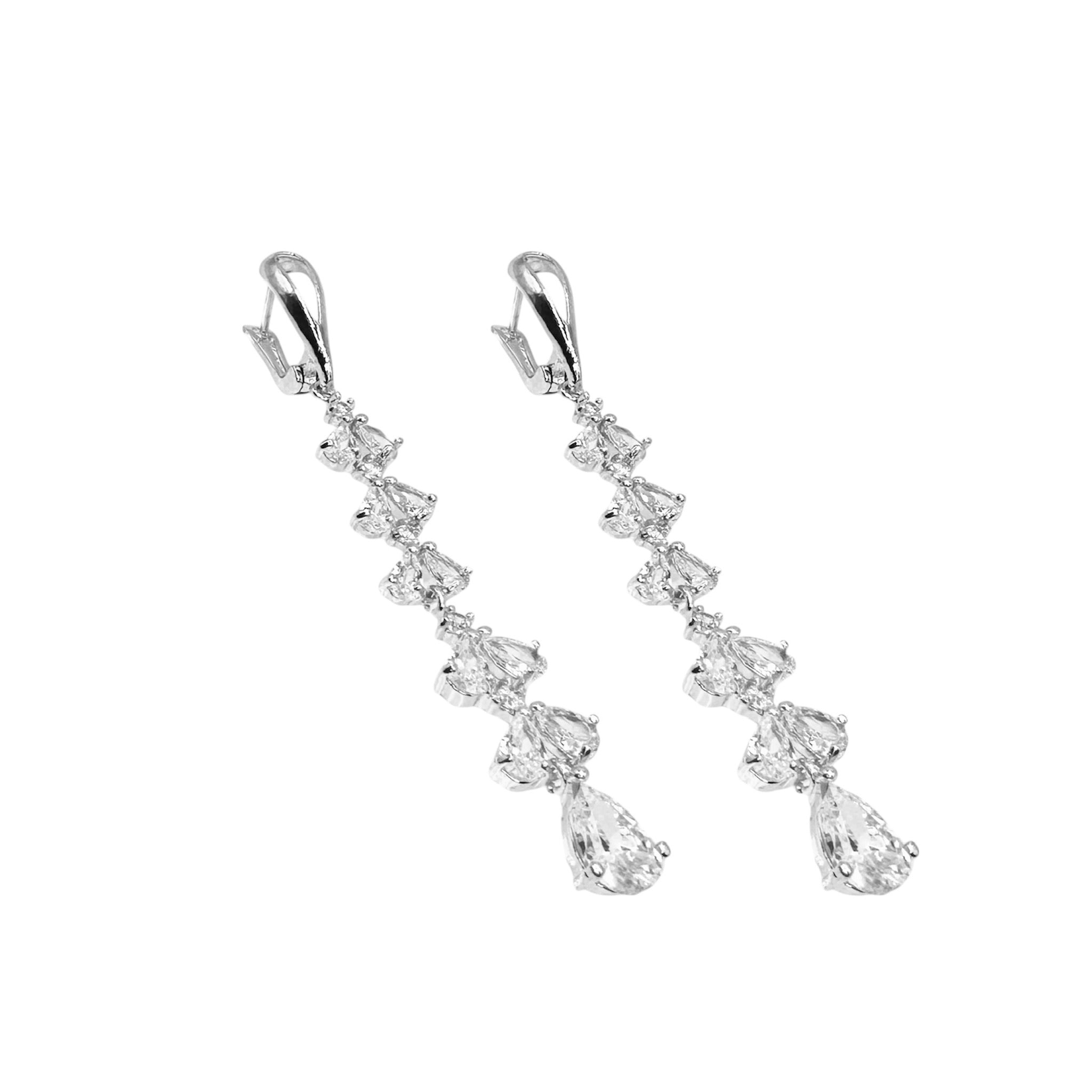 Wasserdichte Zirkonia Pear Cascade Drop Ohrhänger, silberfarben